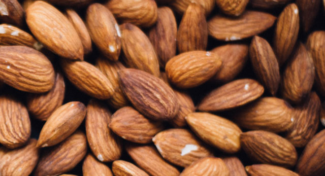 Almond ingredient for dry shampoo
